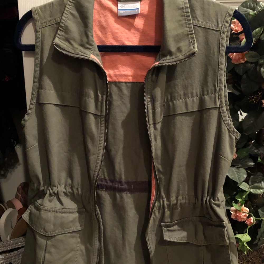 Columbia army green vest